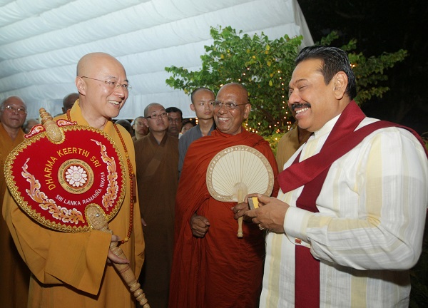 Foreign-Buddhist-Delegation-4