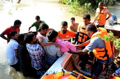 Navy  rescues flood victims in Northern Province