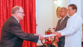 Seven new envoys present credentials