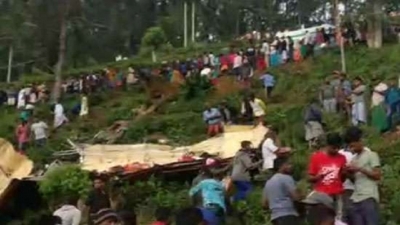 Bus falls off precipice; 6 killed, many injured