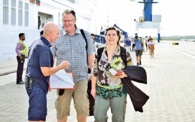 Over 200 passengers cruise liner calls on H’ tota Port