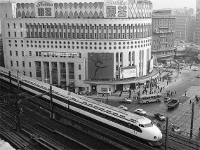 Japan&#039;s bullet train turns 50