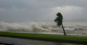 Weather warnings on very rough seas and strong gusty winds