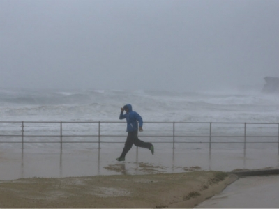 Super Storm Lashes Australian East Coast for Third Day