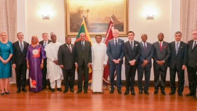 New envoys present credentials