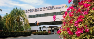 Access to airport terminals only for passengers