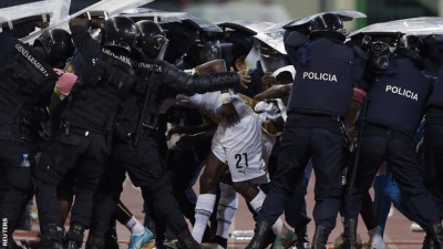 Africa cup semi-final a &#039;war zone&#039;