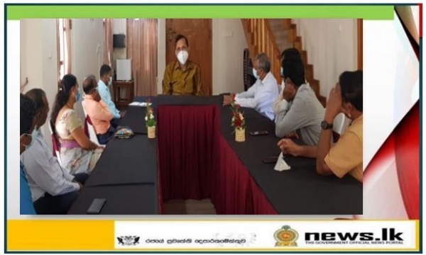 Foreign Minister Prof. G. L. Peiris meets the professionals of Batticaloa district