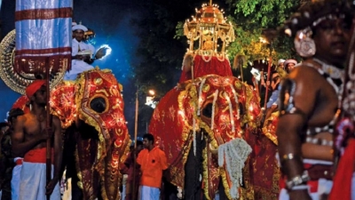 Kelaniya Duruthu Perahera commences