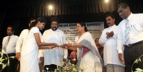 1021 students from Gampaha district receive Mahapola scholarships