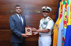 Indian DA meets Defence Secretary