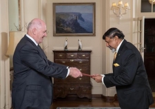 New High Commissioner presents credentials