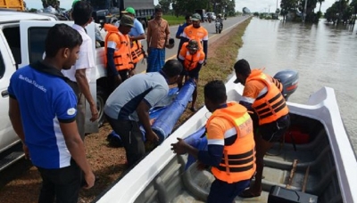 Navy  brings normalcy of flood victims in the North