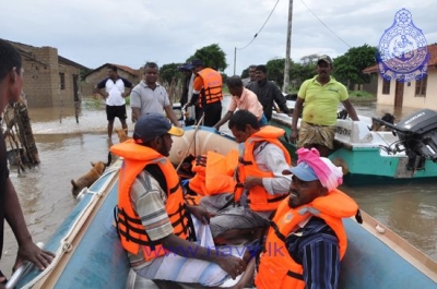 Navy extends flood relief operations to Matale &amp; Mannar